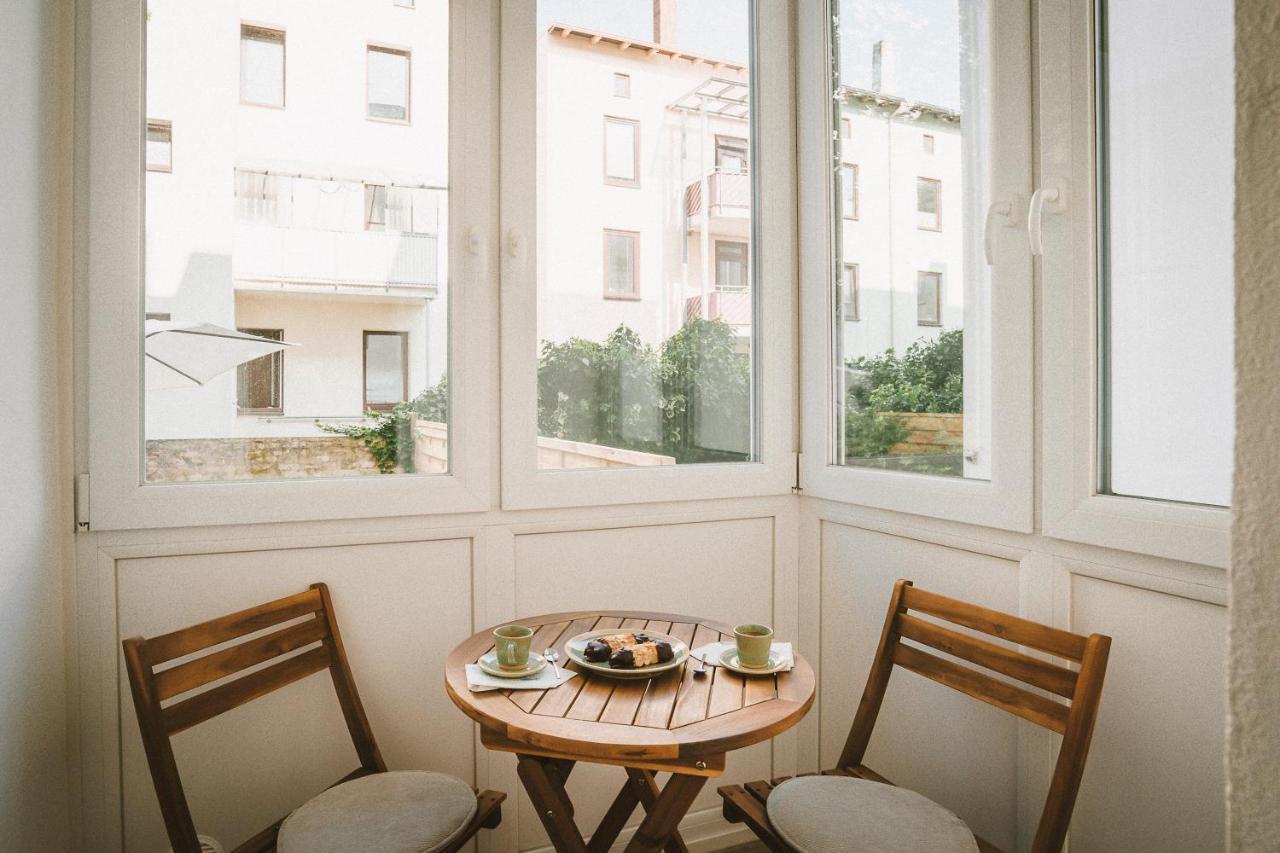 Design Apartment in City Lübeck with Terrace - Kingsize - 1,2km to city center - 62qm - Netflix Exterior foto
